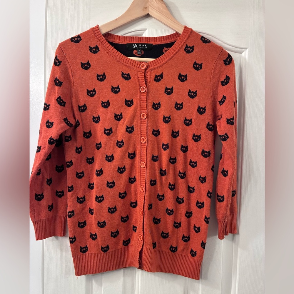 Cat Halloween cardigan black and orange Ye Mak